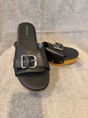 Black Buckle Platform Slide Sandals